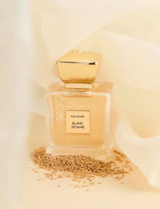 Novinka BLANC SESAME 🤎 @majouri_fragrances Pečené sezamové tóny evokujú jemnosť, zatiaľ čo pomarančový kvet a biele pižmo...