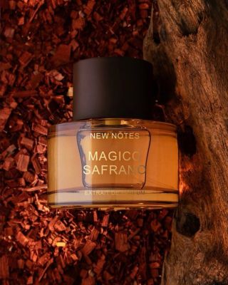 Novinka MAGICO SAFRANO @newnotesparfums Ako zlatá žiara sa tento parfumový extrait usadí na pokožke, kde sa horúci šafran...